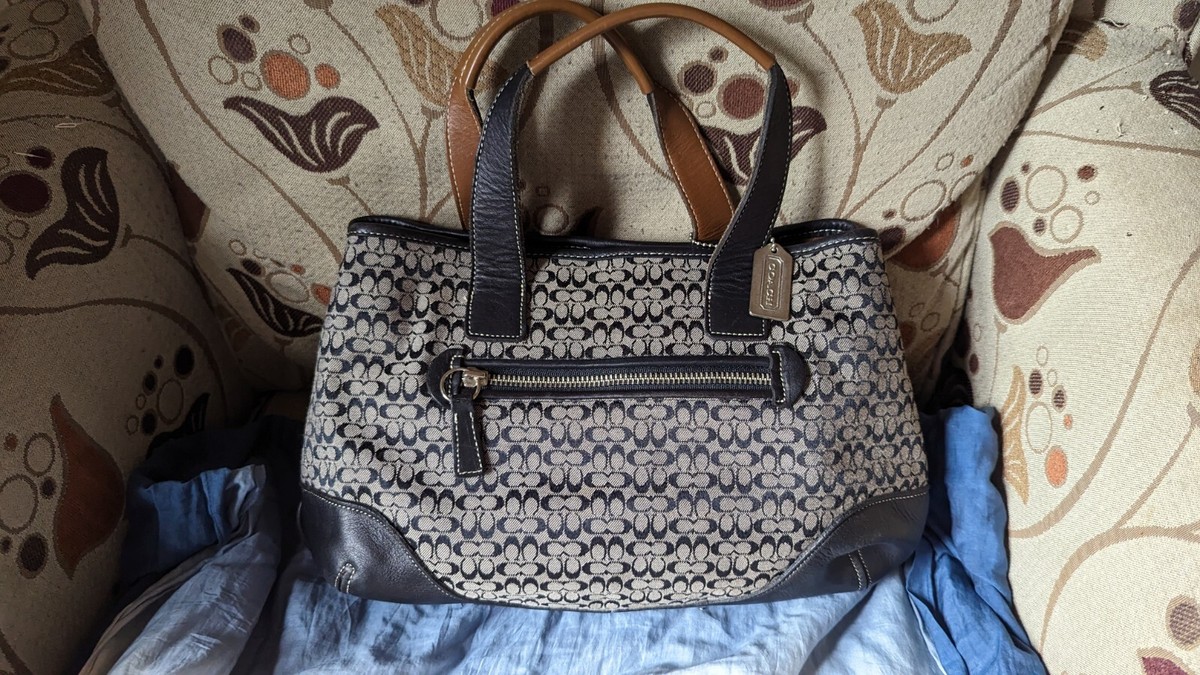 Authentic Vintage Coach J2J-6620 Hobo Black/Grey signature/Leather