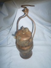 ancienne lampe de mineur a carbure