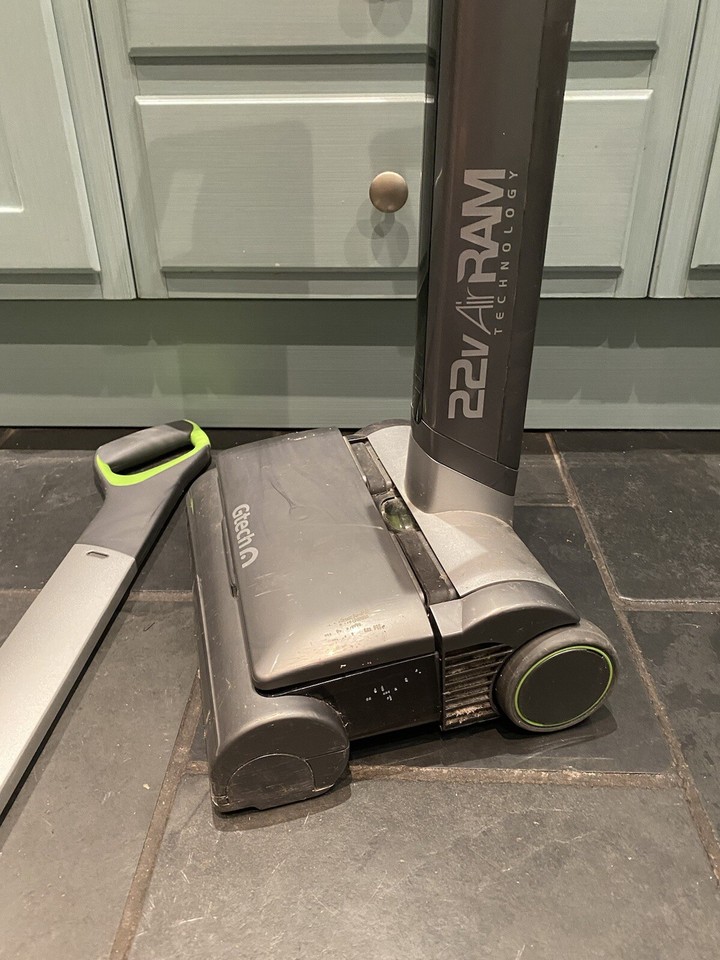 Gtech DM001 AR02 22v Airram MK1 Upright Cordless Vacuum Cleaner Bagless