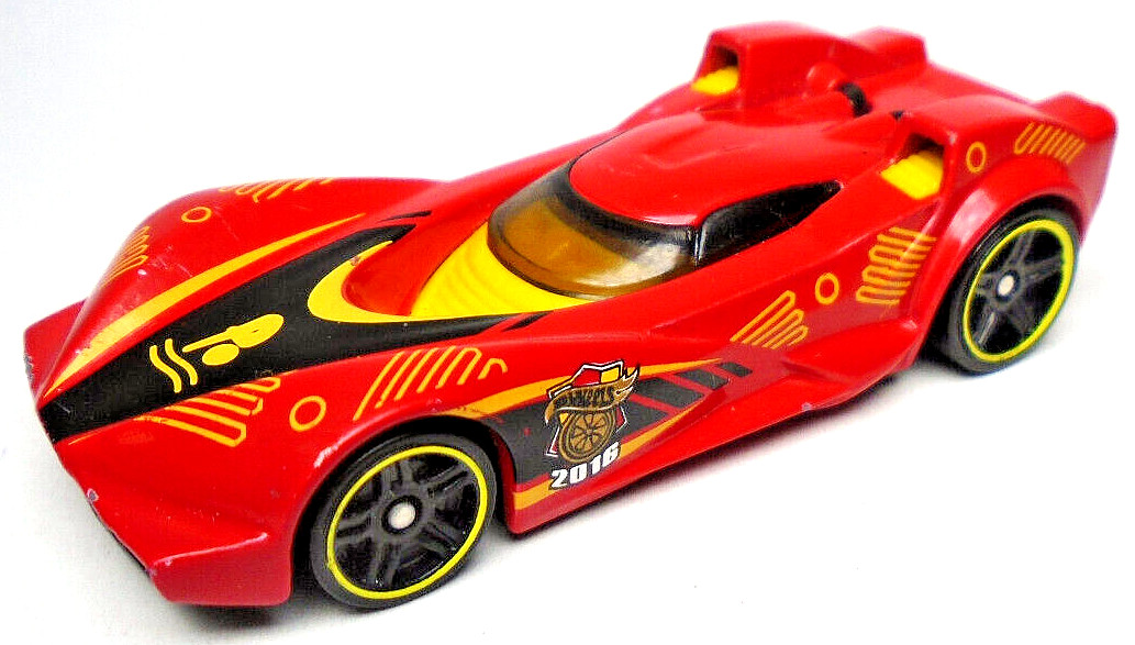 2016 HOT WHEELS SCOOPA DI FUEGO RED 1:64 DIECAST 2 7/8" CAR W/ YELLOW & BLACK