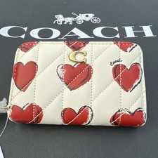 Coach Essential Small Zip Around Card Case Quilting Heart PrintCBR71 Chalk Multi