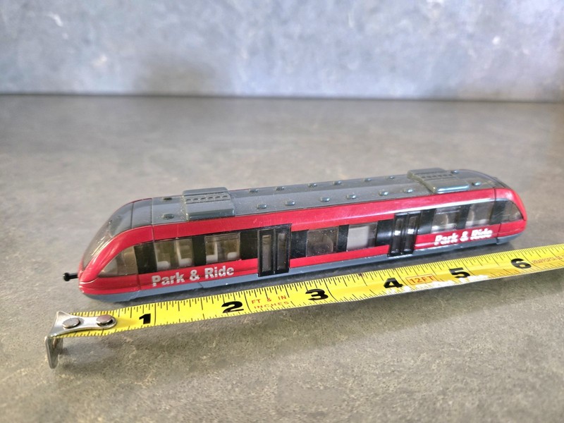 Diecast Siku 1646 Park & Ride Local Train Tram Light Rail 1:120 Scale Model 