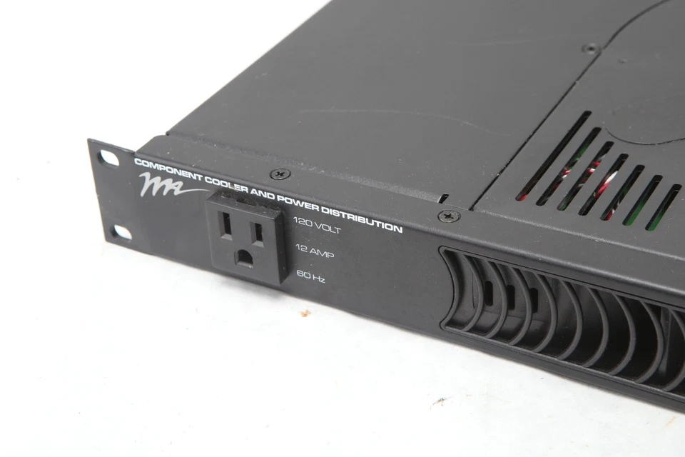 Middle Atlantic Products PDCOOL-1115R PowerCool Rackmount Power Distribution SH - Image 2 of 4