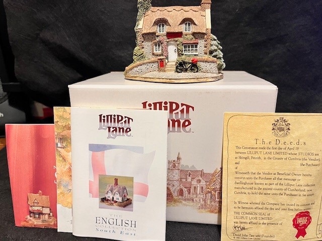 Lilliput Lane: Village Shop - Greengrocers - Original Box - Deeds