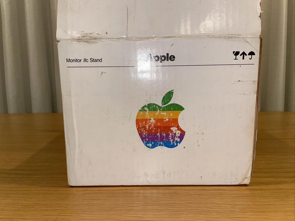 Apple IIc - Soporte para monitor NOS - Todavía en caja original con literatura Foto 3 de 4