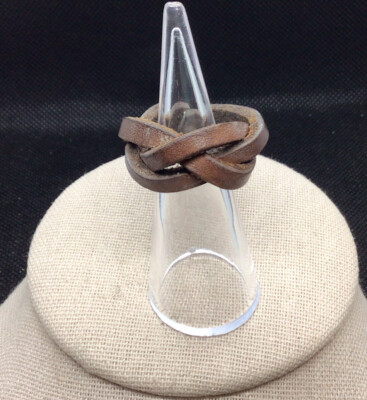 Vintage Costume Brown Leather Braided Ring-Ring Snaps Closed Sz 6 U267