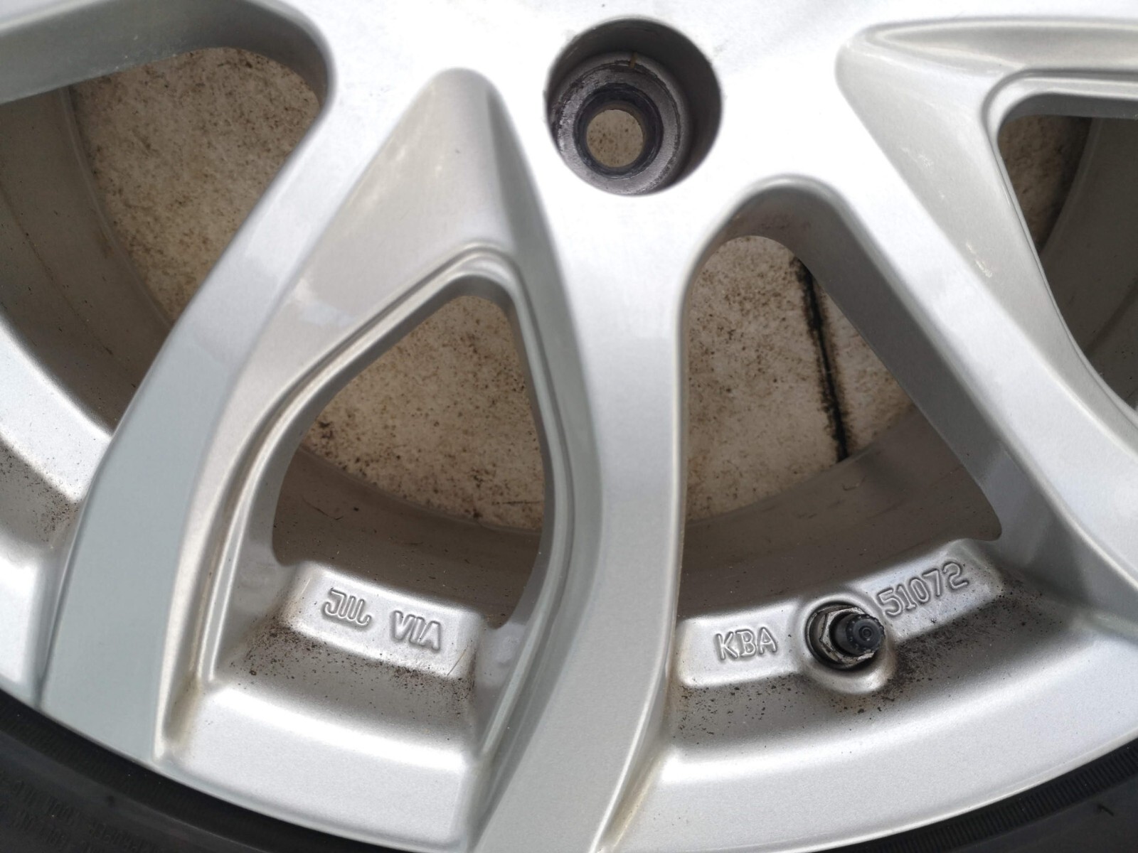 Alufelgen + Winterreifen 215/70R16 100T KUMHO Kia Sportage QL TPMS 6