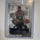 2025 Topps Signature Giannis Antetokounmpo Base (RAW)