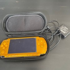 Great Sony PSP-3000 Console Yellow Gold / Charger