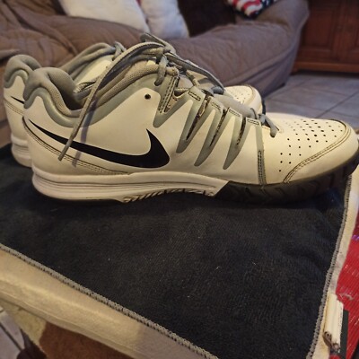 Nike Vapor Court Sneaker grau-weiß Gr. 44