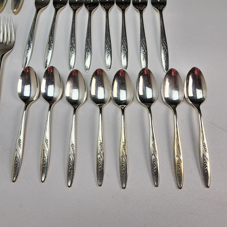 Oneida CANCIÓN DE OTOÑO Cubiertos Tenedores Cuchillos Cucharas Lote de 39 Foto 2 de 4