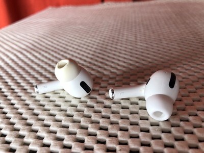 Apple Air Pods Pro 2 For Parts 