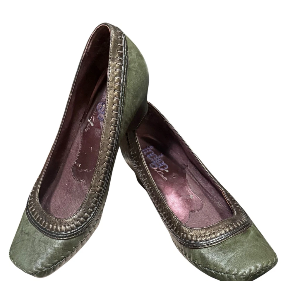 Zapatos de salón Indigo By Clarks para mujer de cuero oliva RAUS talla 7 M cómodos tacón bajo Foto 3 de 4