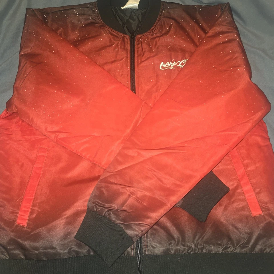 Ограниченный выпуск Coca-Cola x Star Wars Bomber куртка мандалорский дизайн назад логотип - Изображение 2 из 4