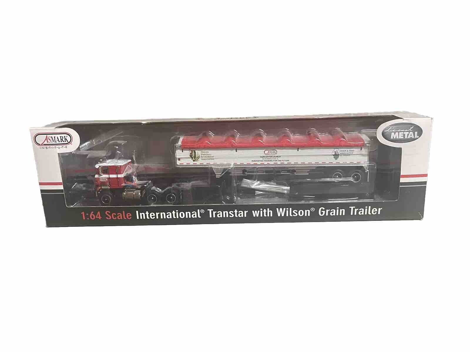 1:64 Scale International® Transtar with Wilson® Grain Trailer