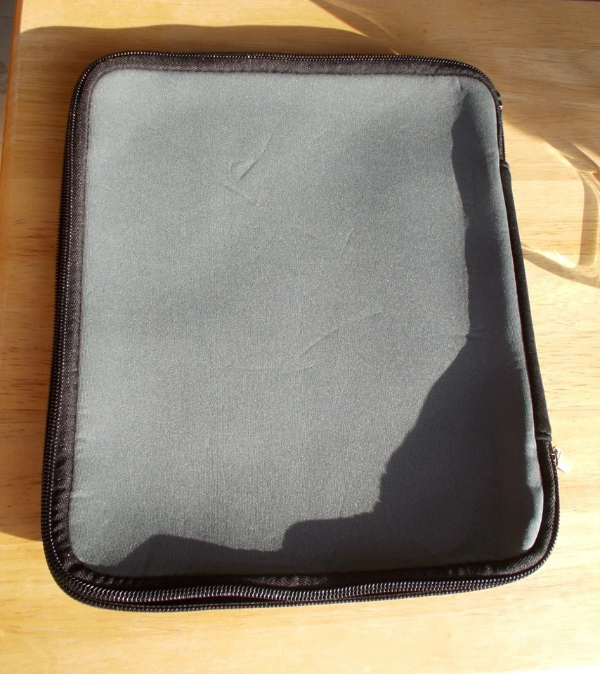 Cool Guys Popular Fashion Gift PU Case Cover For IPad ~ New in Package - Image 3 of 4