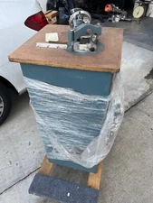 Lassco used Wizer Pneumatic Corner Rounder model 50XP with NO  die machine only