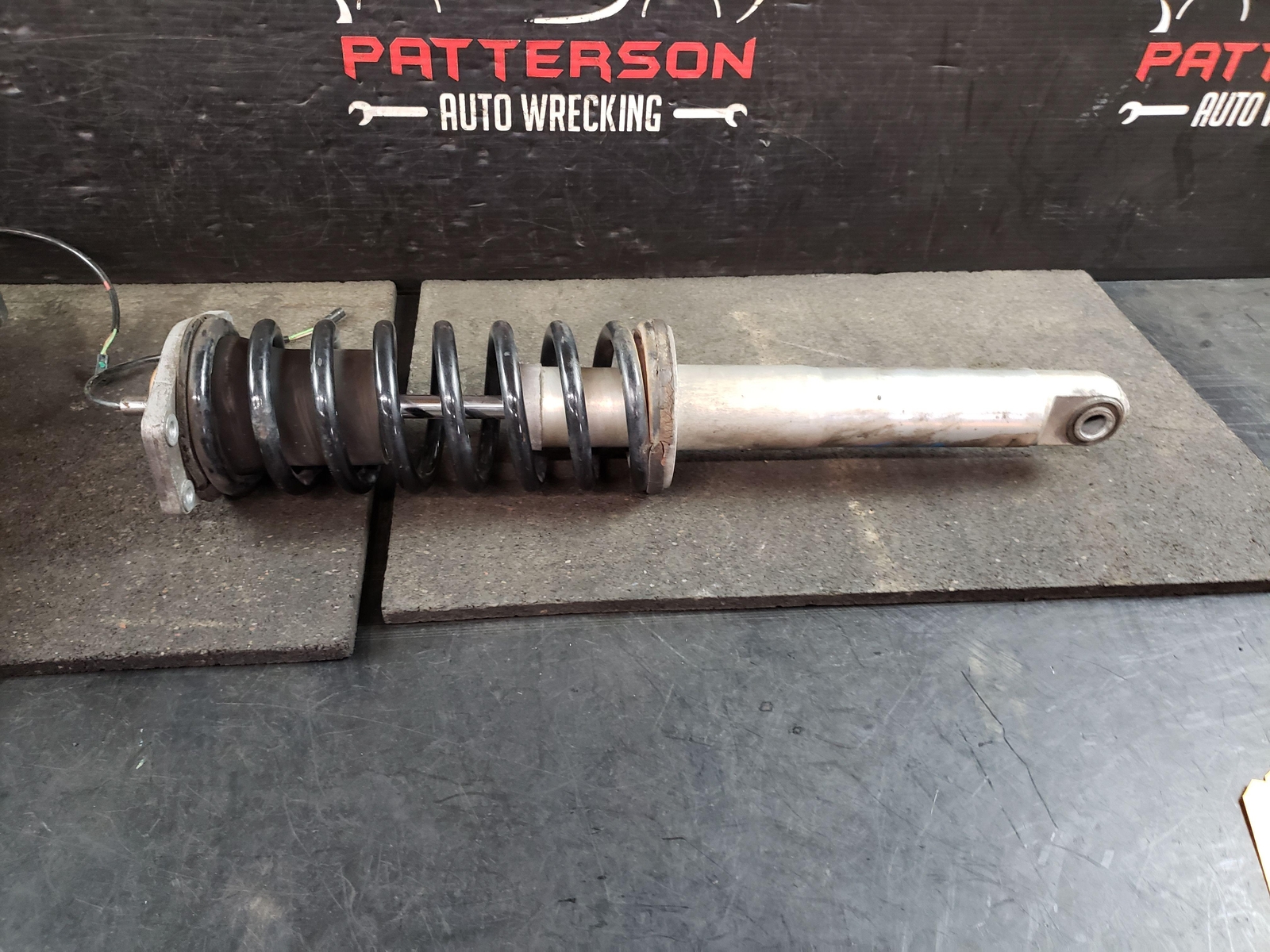 07 MASERATI QUATTROPORT RWD PAIR OF REAR SHOCK STRUT ABSORBERS 66K MILES