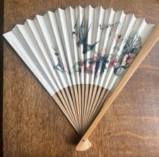 VINTAGE ORIENTAL FOLDING PAPER AND WOOD FAN - BIRDS AND FLOWERS