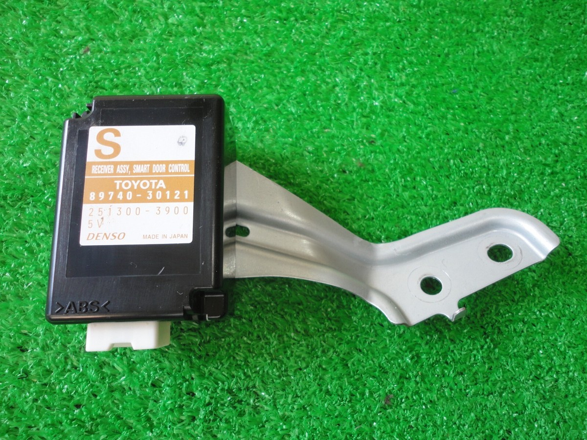 TOYOTA CROWN GRS180 Genuine Smart Door Control Receiver 89740