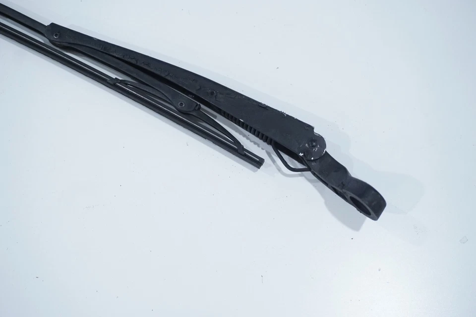 Brazo limpiaparabrisas trasero Honda Civic Hatchback 1992-1995 OEM Foto 2 de 4