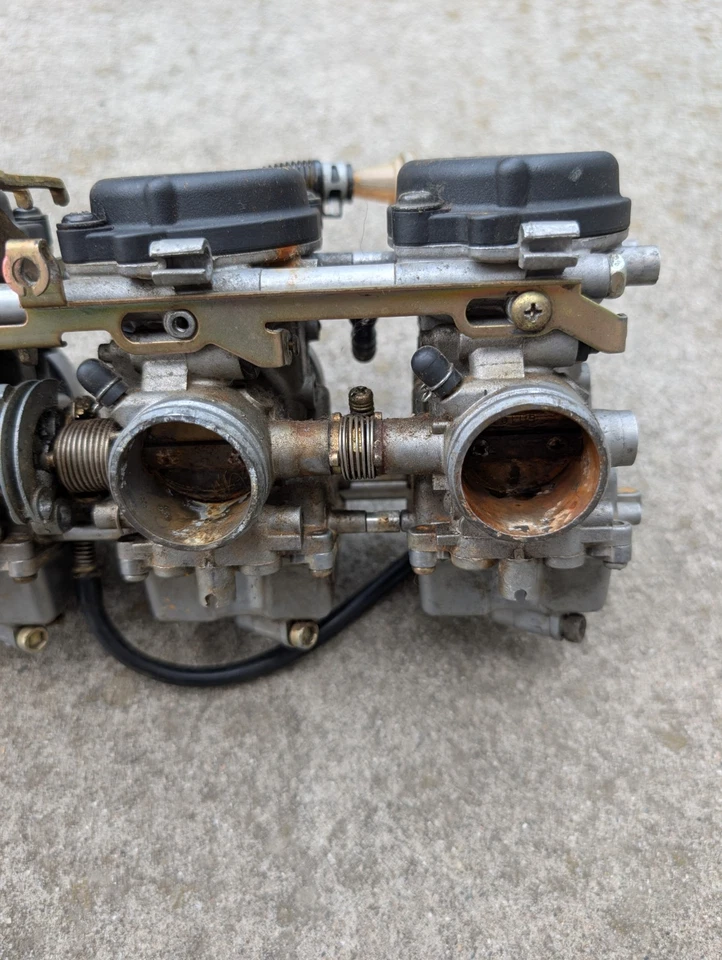 Carburador KATANA GSX600f 2004 para piezas o reconstrucción Foto 4 de 4