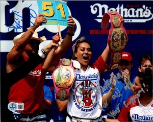 MIKKI SUDO NATHANS HOT DOG EATING CHAMPION SIGNED 8X10 BAS COA BW68438