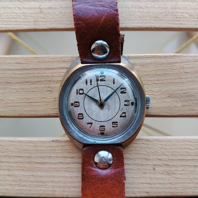 Rare Vintage Wrist watch 16 Jewels Made by 1 MCHZ made in USSR