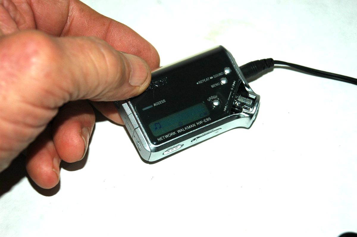 Sony MP3 Player NW-E95 Network Walkman Black (X7) | eBay
