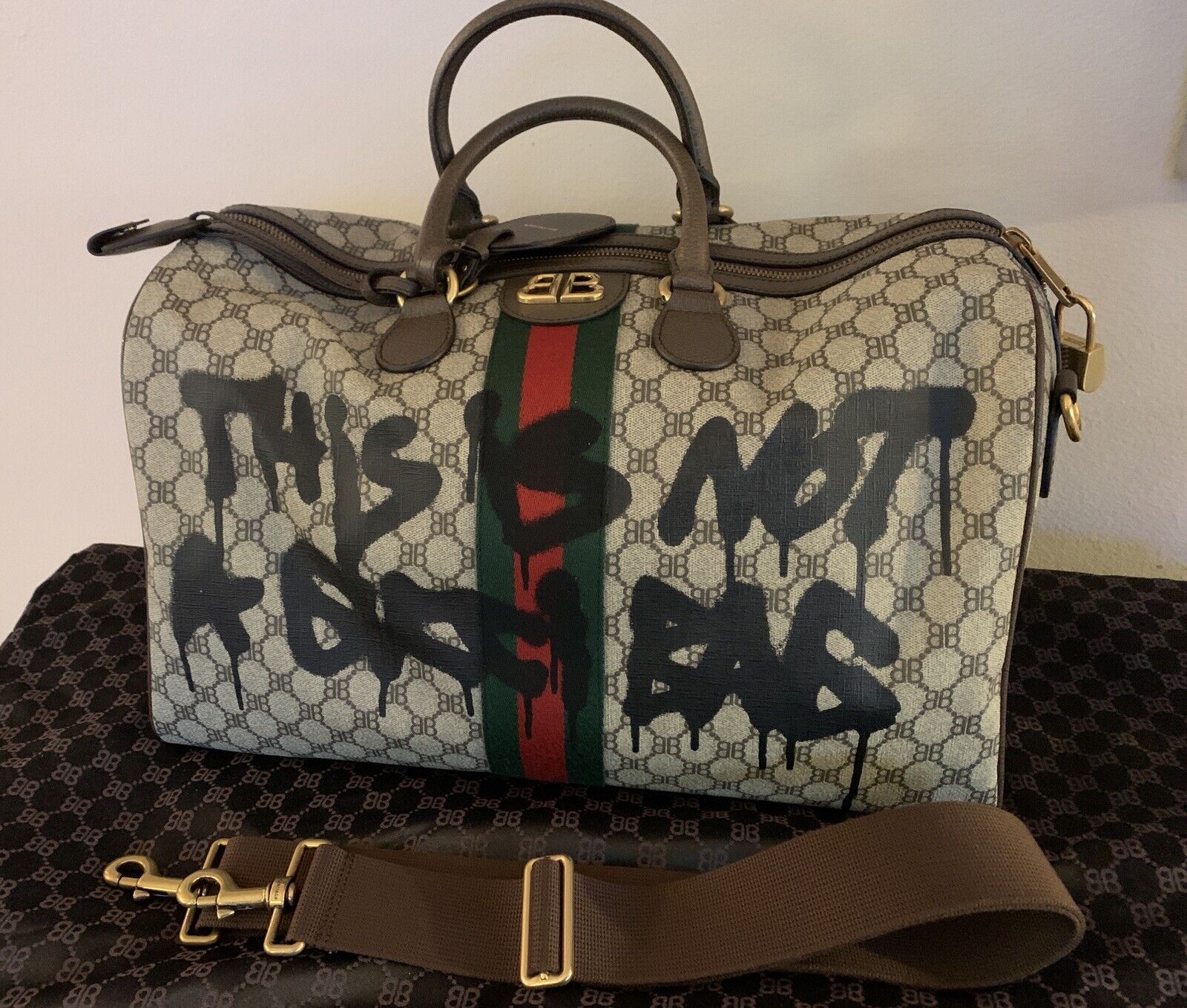 GUCCI Balenciaga Bag The hacker project Graffiti Hand Shoulder