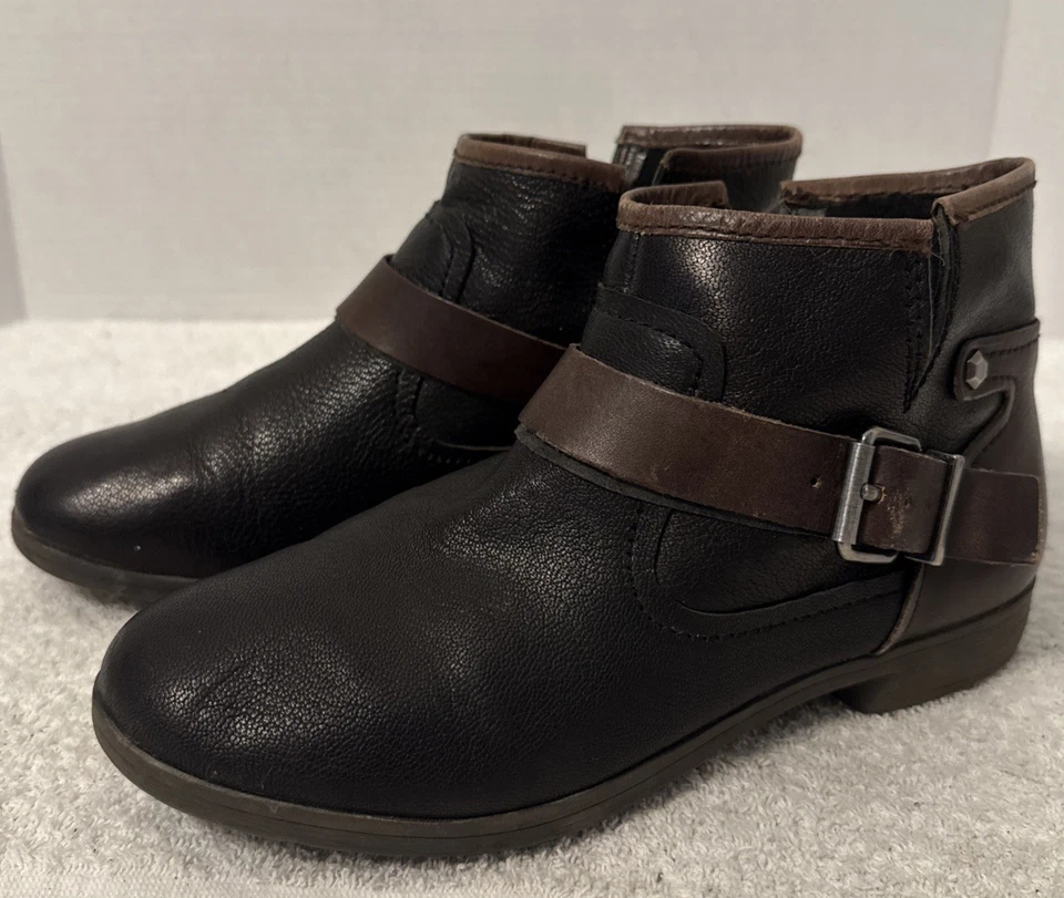 BCBG Women’s Rough Black Oak Leather Strap & Buckle Moto Boots Size 7.5B - Image 3 of 4