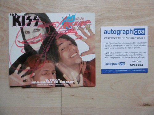 Gene Simmons Kiss Autogramme signed CD-Cover God Gave Rock & Roll To You 2 ACOA