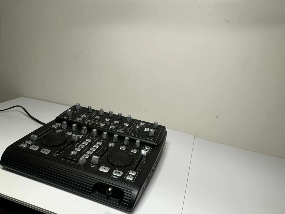 Behringer BCD3000 DJ Controller USB MIDI 4‑Ch + Audio Interface w/ Box - Image 4 of 4