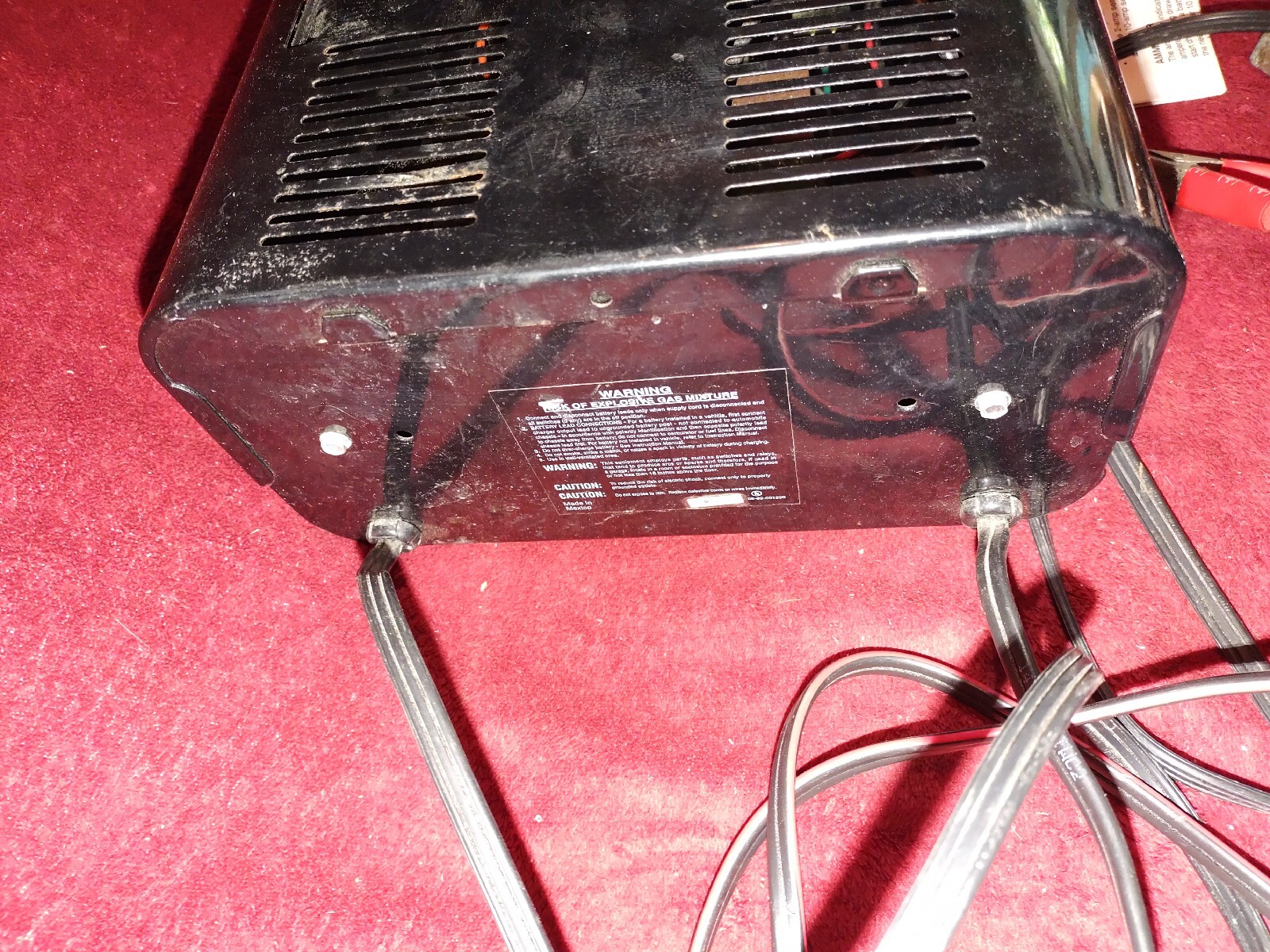 Diehard 28.71222, 12V Automatic Battery Charger & Engine Starter w/Box