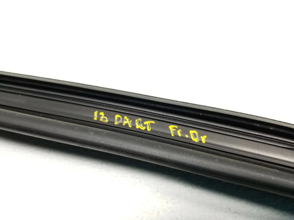 13 14 15 16 DODGE DART ПЕРЕДНЯЯ ЛЕВАЯ ВОДИТЕЛЬСКАЯ ДВЕРЬ СТЕКЛЯННАЯ РАМА УПЛОТНЕНИЕ OEM - Изображение 2 из 4