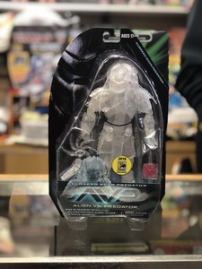 NECA-Reel-Toys-SDCC-2016-7-034-AVP-Alien-Vs-PREDATOR-Cloaked-SCAR-MOC-Sealed-Clear