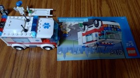 LEGO CITY: Ambulance (7890)