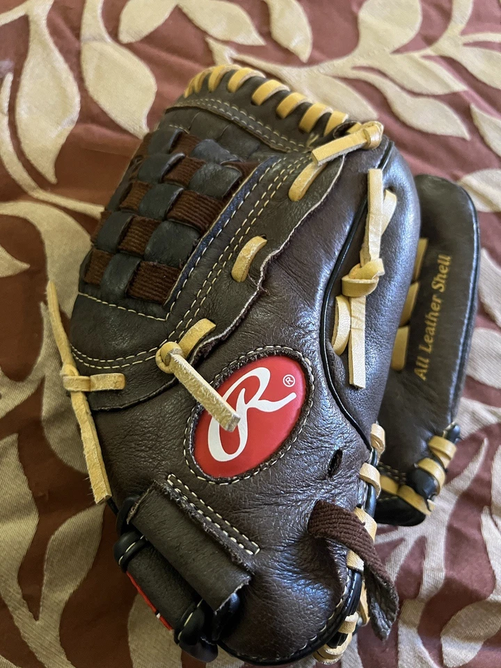 Rawlings H110BRNC RHT Brown 11" Youth Baseball Glove Right Hand Throw - Image 2 of 4