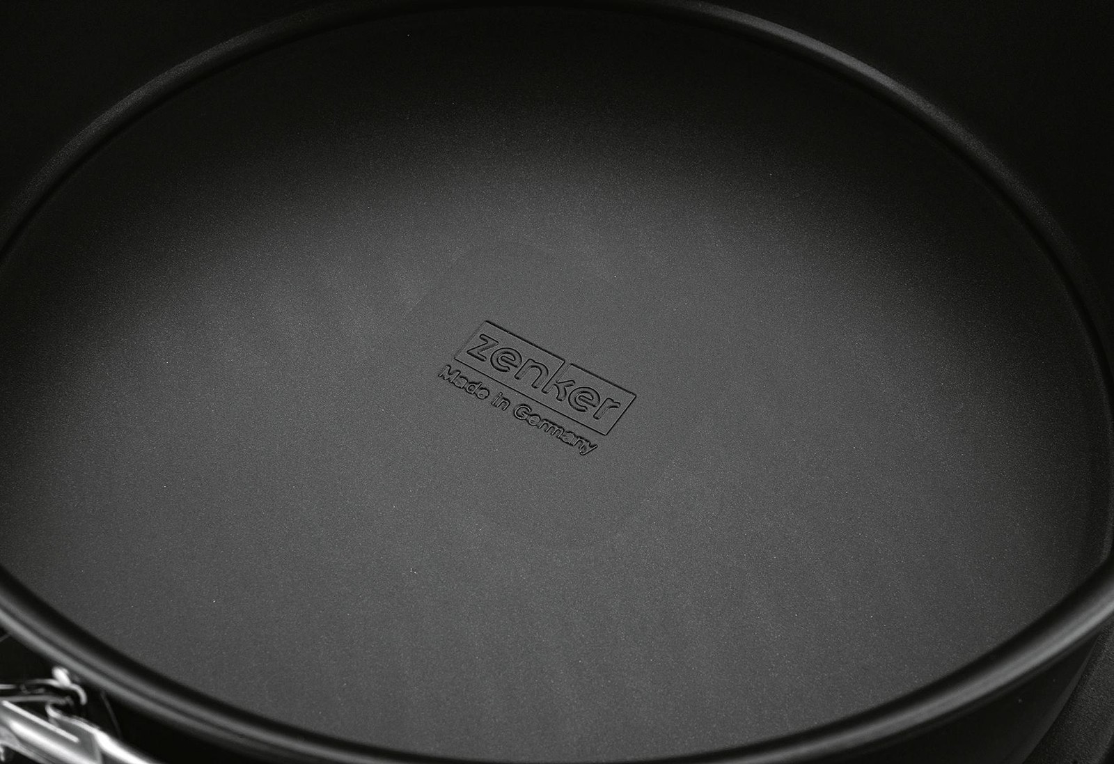 Выпекайте в пружинной форме Zenker нажмите и готово 10090₽