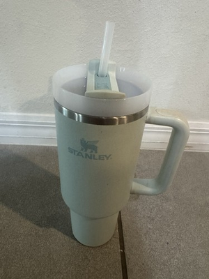 #ad Stanley Water Bottle Thermos 40 Oz $15.00