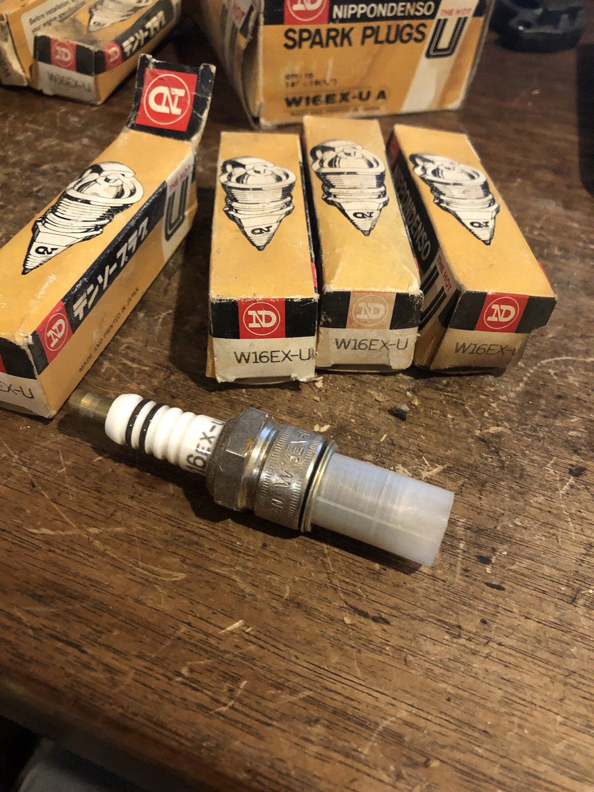 4 OEM Toyota Denso W16EX-U Spark Plugs 90919-01059 Fits 20 22R 1979-81 Toyota pu