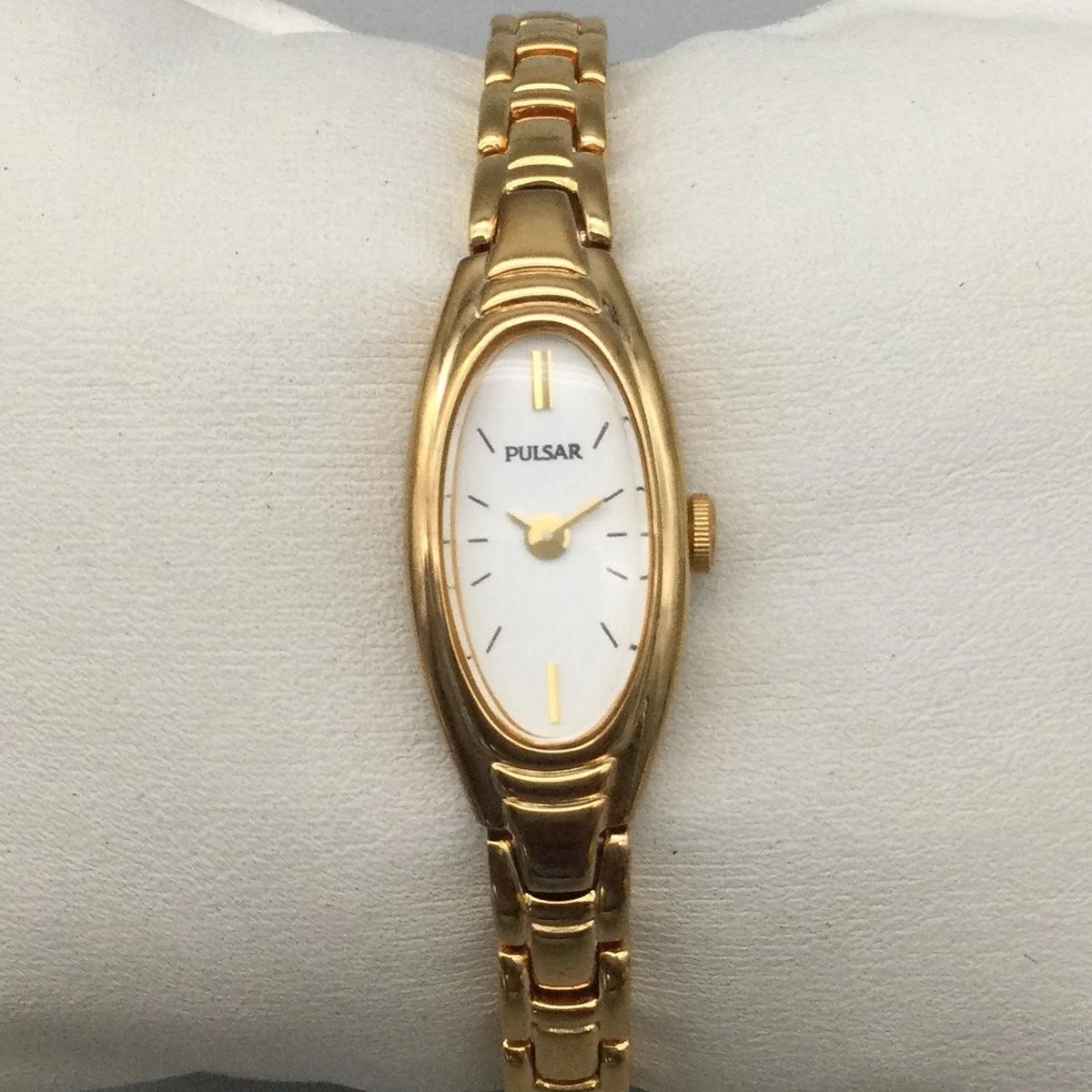 Vintage pulsar ladies oval gold tone dress watch NEW BATTERY Vintage Pulsar Gold Women main image 2