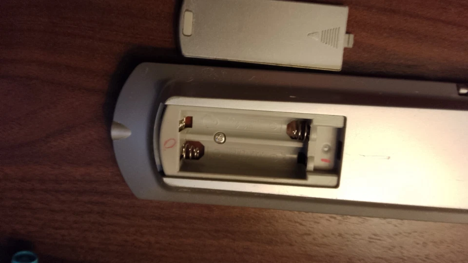 GOODMANS GDVD100R Remote Control WORKING BATTERIES NOT INCLUDED NEAR MINT SPARE - Image 3 of 3