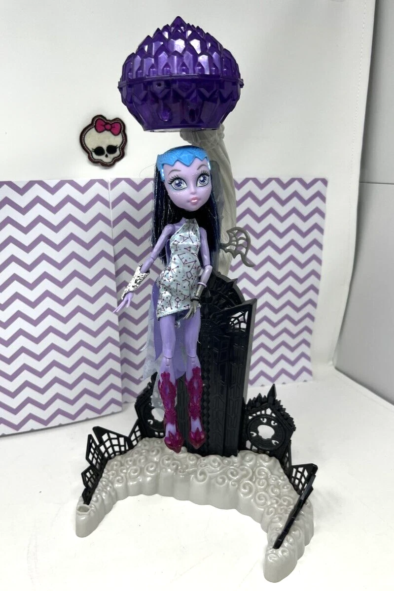Mattel Monster High ASTRONOVA Boo York Alien DOLL with Magnetic
