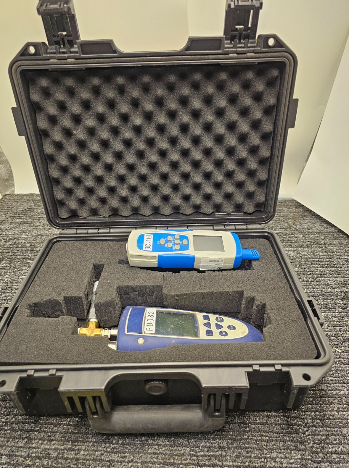 LYKUS FU083/FU136 Omega THDP-10 & Druck DPI 800 Handheld Pressure Indicator USED