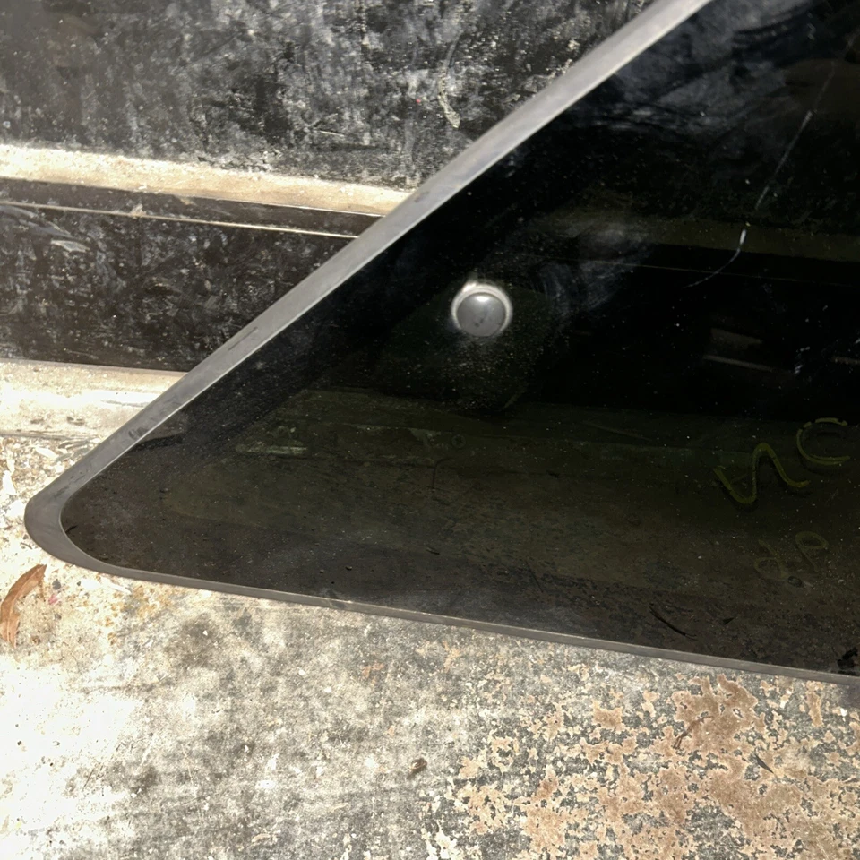 Vidrio de ventilación trasero derecho/ventana cuarto de vidrio 2 puertas) Chevy Blazer 1995-2005 pasajero Foto 2 de 4