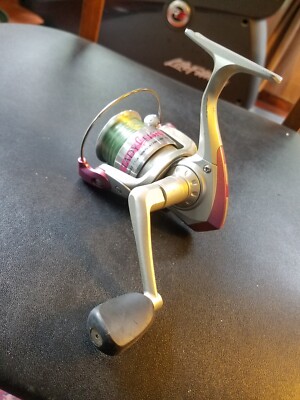 SHAKESPEARE LadyF30 Lady Fish Spinning Fishing Reel Line Capacity 2/250 4/190