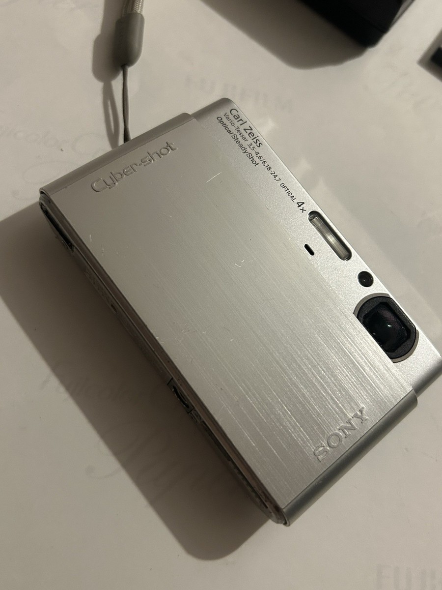 SONY Cyber-shot DSC-T77 シルバー SONY Cyber Shot DSC-T77 Silver Camera w/Battery Charger