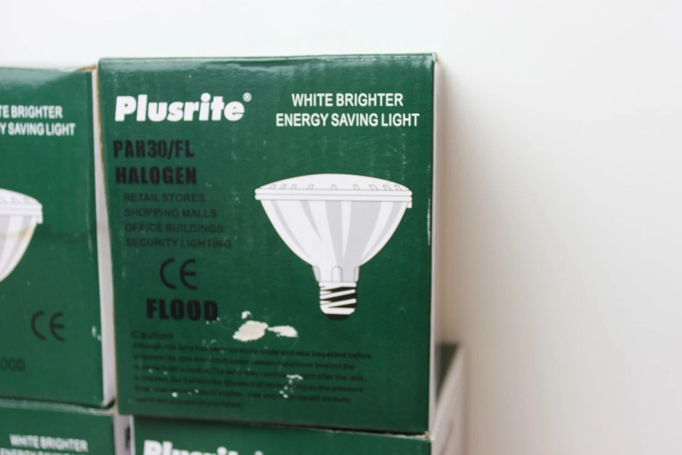 (x4) PLUSRITE 75w PAR30/FL FLOOD LAMP BULB - 130v  *NEW OPEN BOX* Bright White - Image 3 of 4