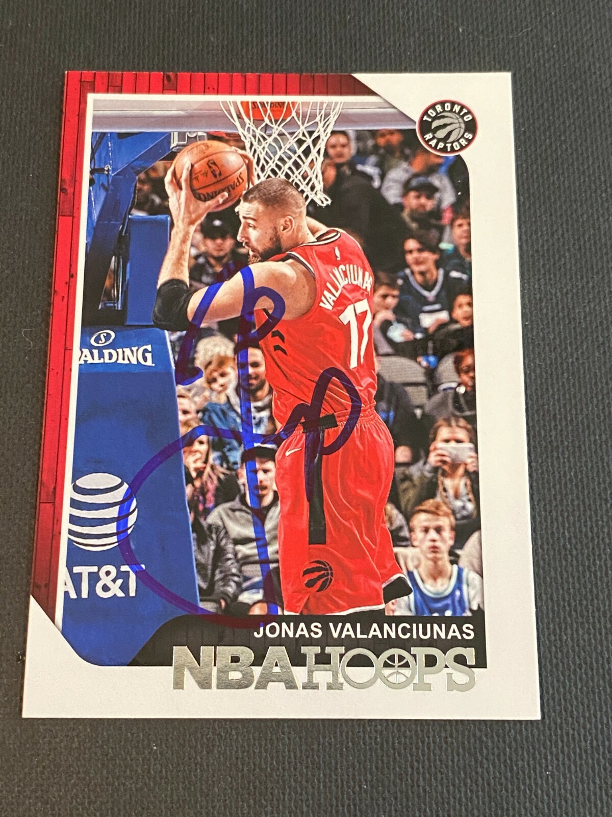 Jonas Valanciunas Signed 2018-19 Panini Hoops Card Auto Raptors ...